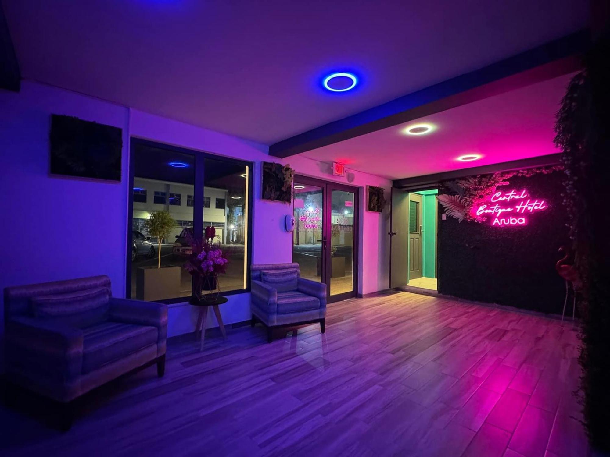 Central Boutique Hotel Oranjestad Kültér fotó