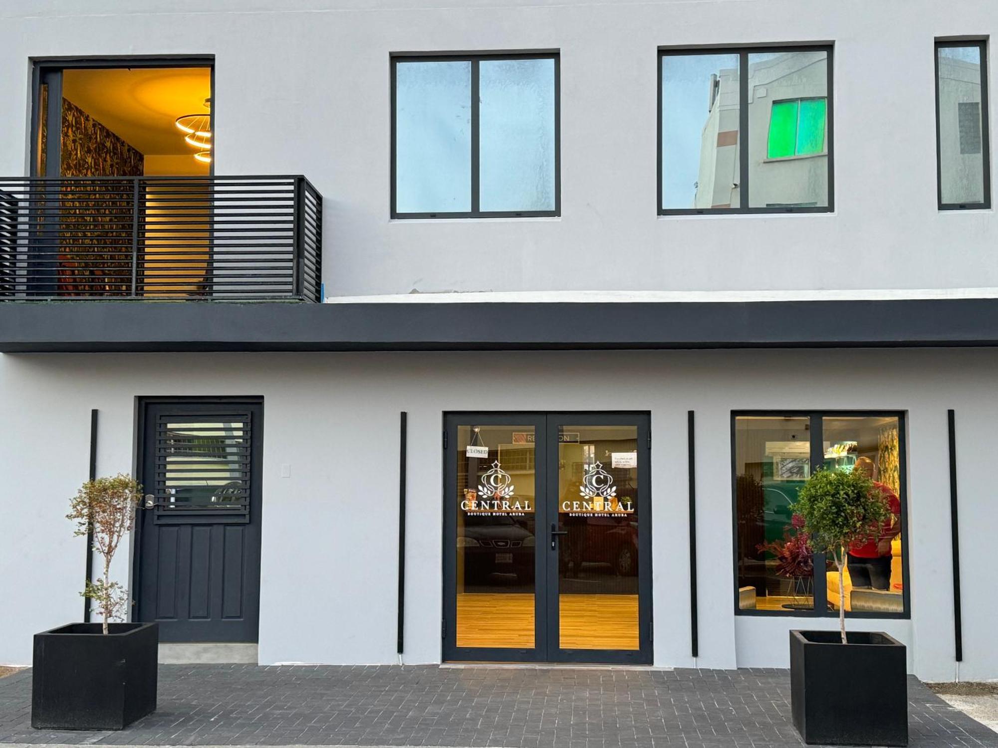 Central Boutique Hotel Oranjestad Kültér fotó