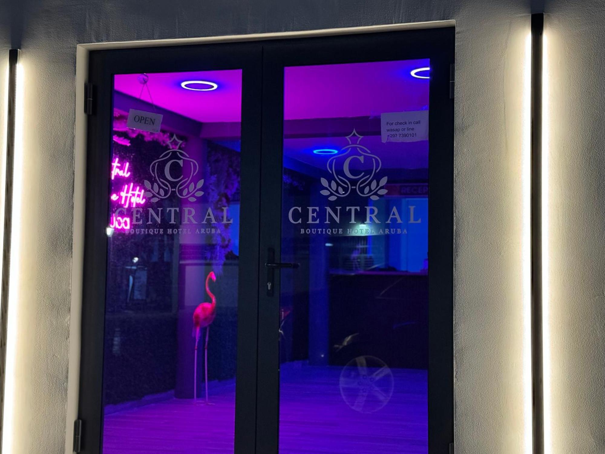 Central Boutique Hotel Oranjestad Kültér fotó