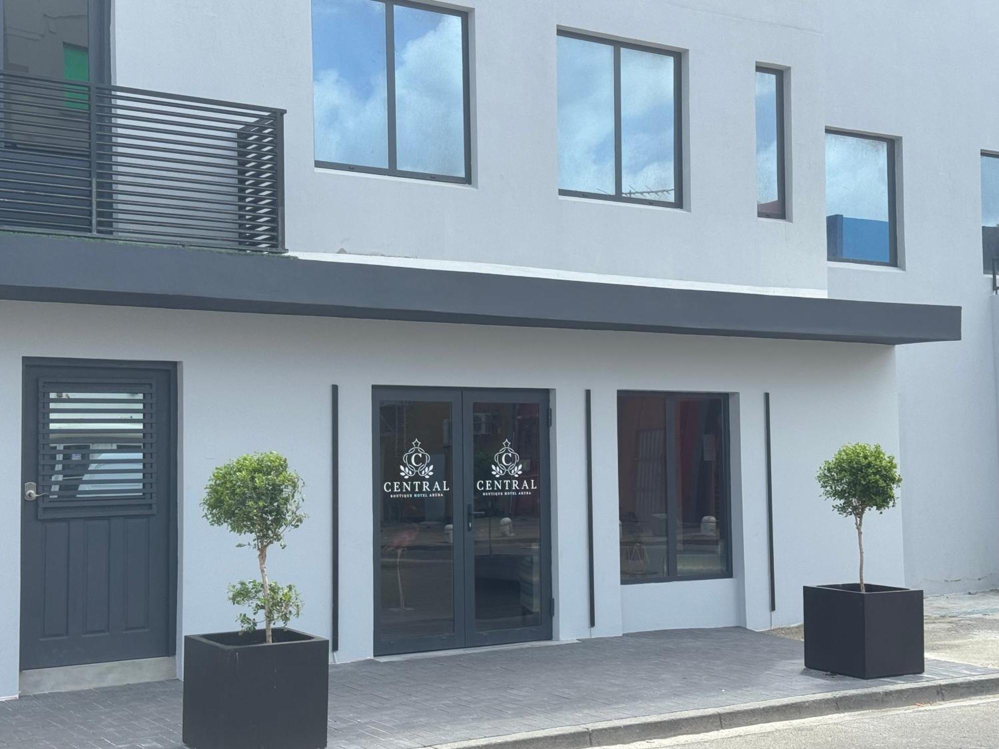 Central Boutique Hotel Oranjestad Kültér fotó