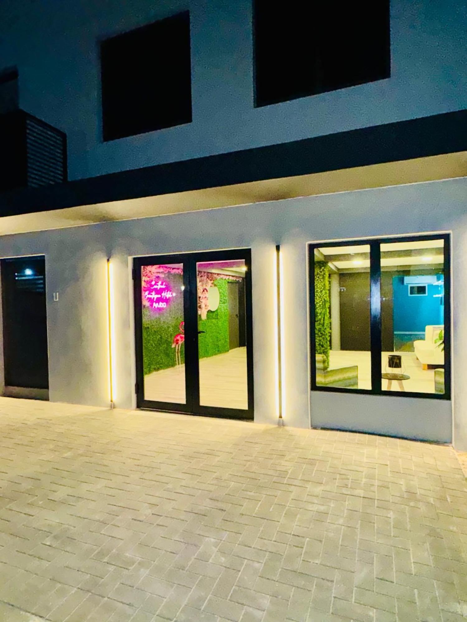 Central Boutique Hotel Oranjestad Kültér fotó