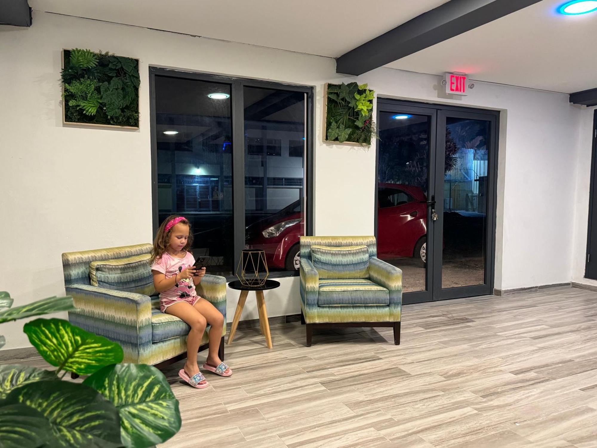 Central Boutique Hotel Oranjestad Kültér fotó