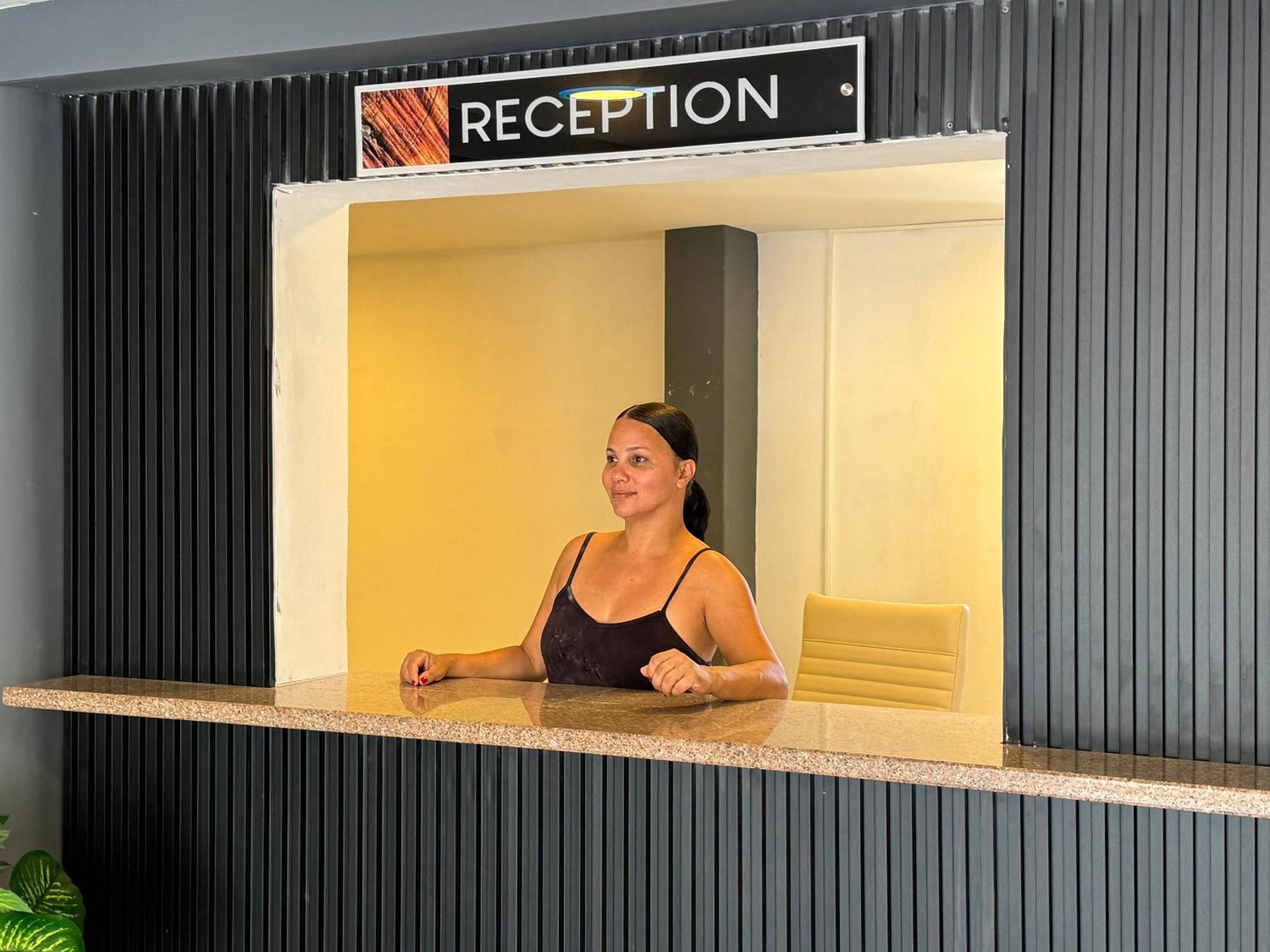 Central Boutique Hotel Oranjestad Kültér fotó